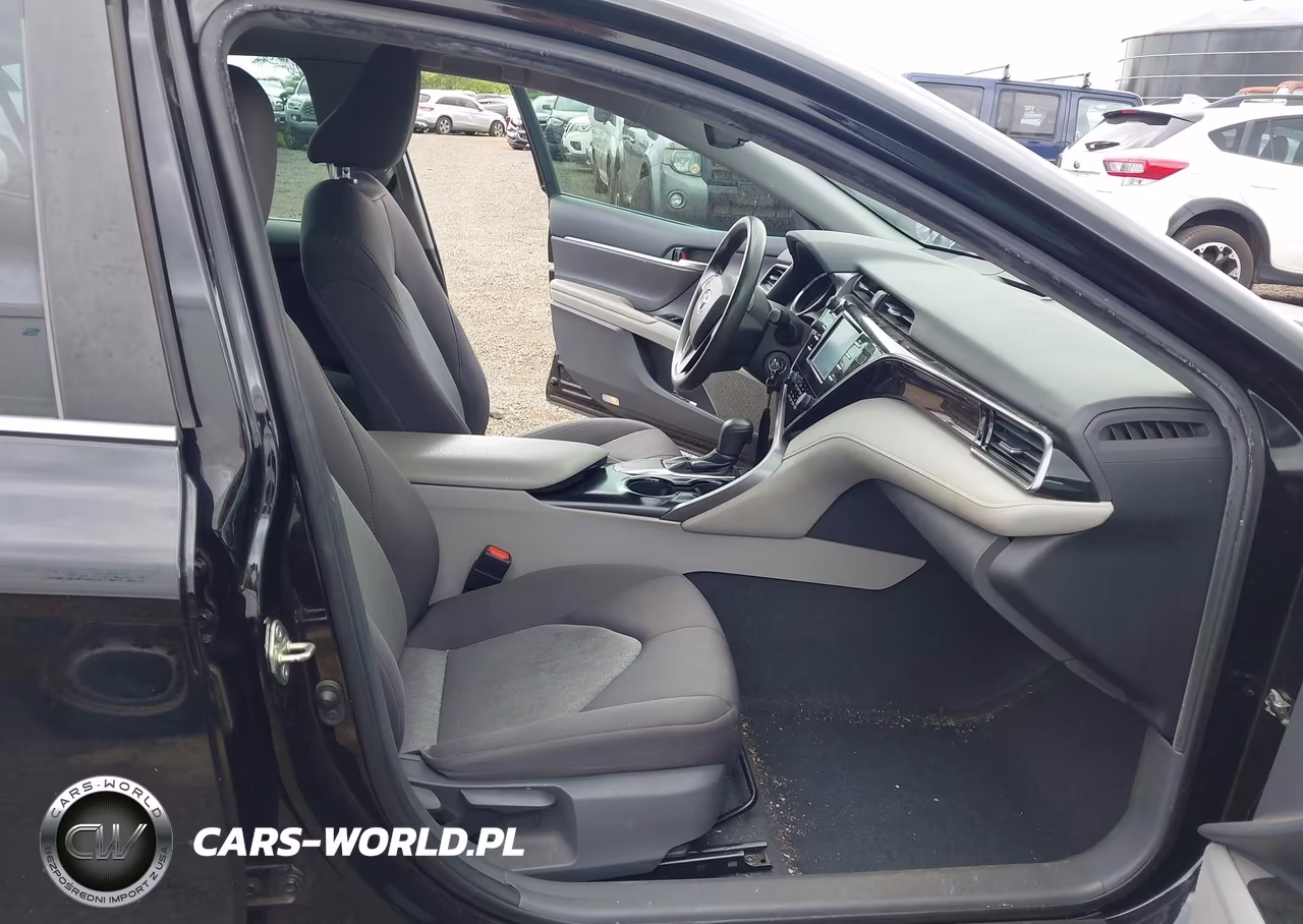 2019 Toyota Camry Le VIN:4T1B11HK4KU843336 - 5