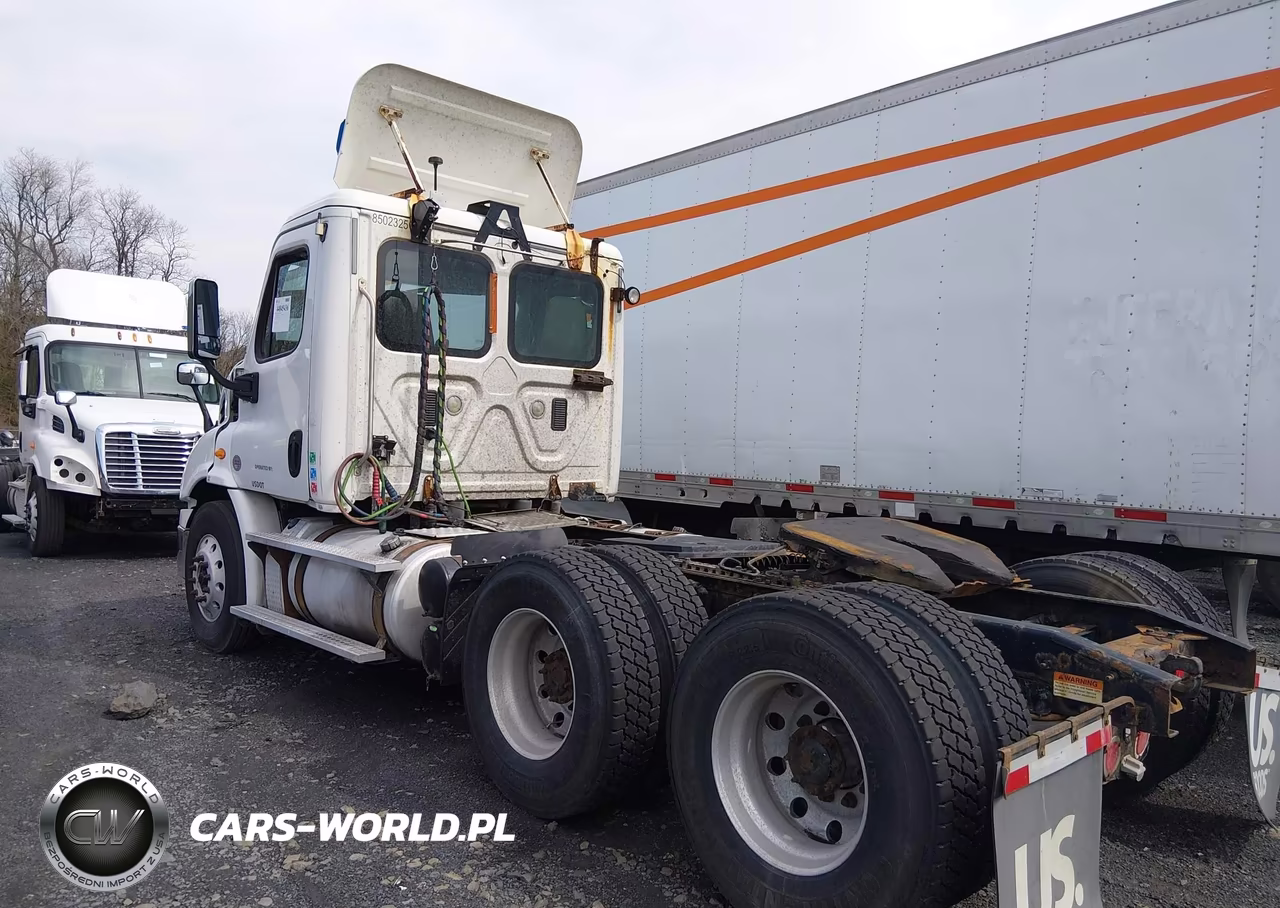 2013 Freightliner Cascadia 113 VIN:1FUJGBDV8DLBW4081 - 3