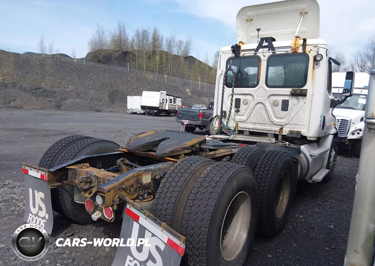 2013 Freightliner Cascadia 113 VIN:1FUJGBDV8DLBW4081 - 4
