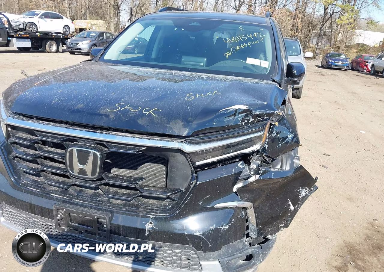 2025 Honda Pilot Touring VIN:5FNYG1H77SB004704 - 6