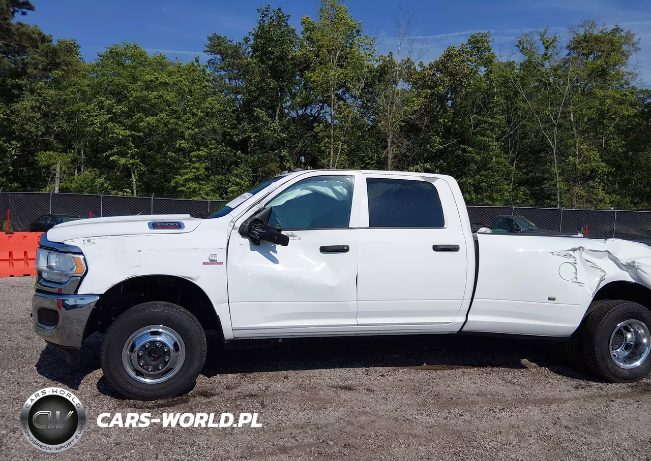 2024 Ram 3500 Tradesman 4X4 8' Box VIN:3C63RRGL9RG350170 - 11