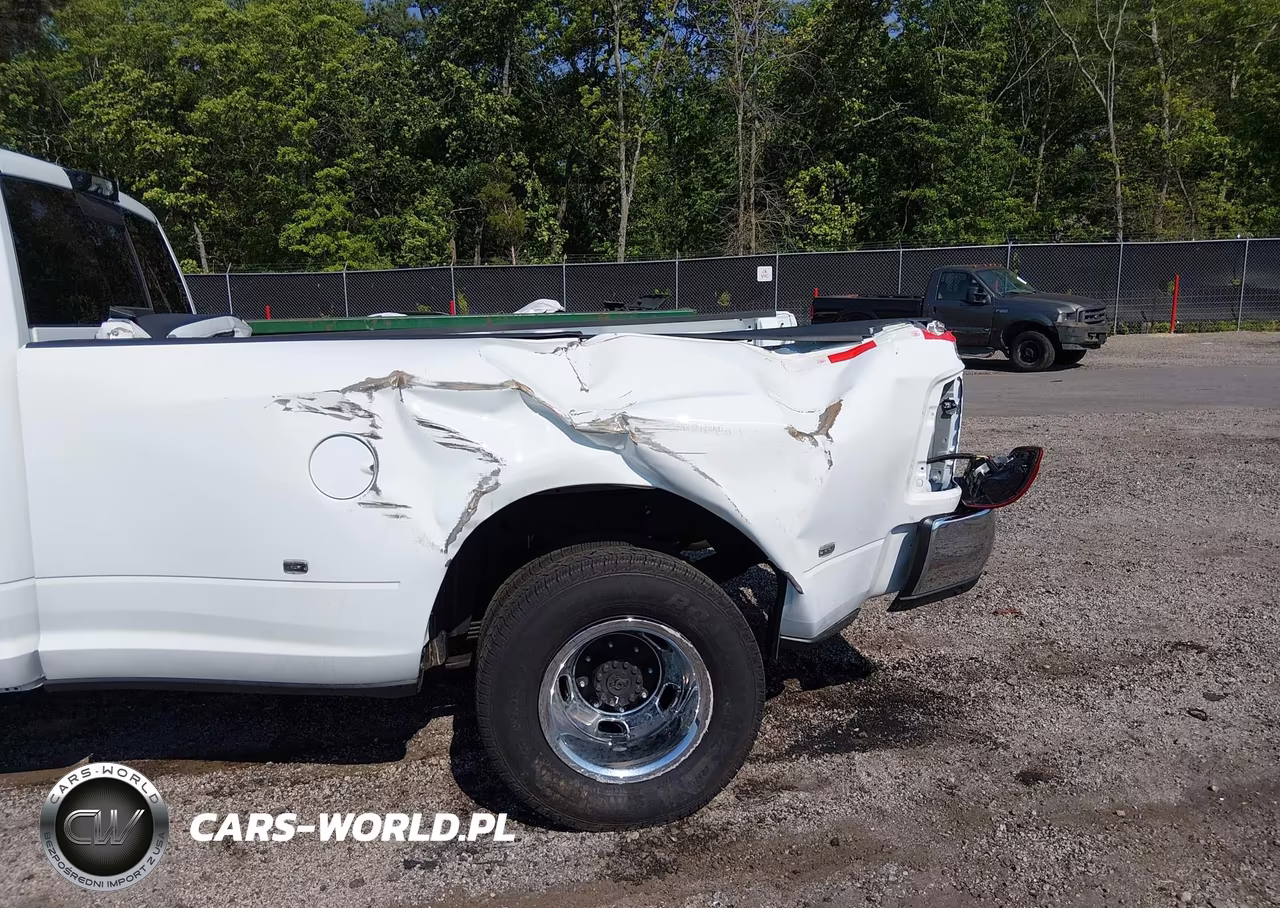2024 Ram 3500 Tradesman 4X4 8' Box VIN:3C63RRGL9RG350170 - 13
