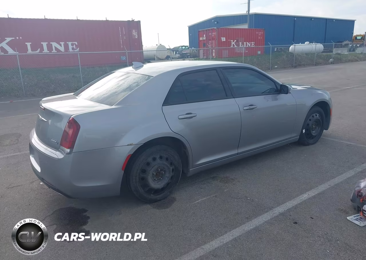 2016 Chrysler 300 300S VIN:2C3CCAGG7GH176146 - 4