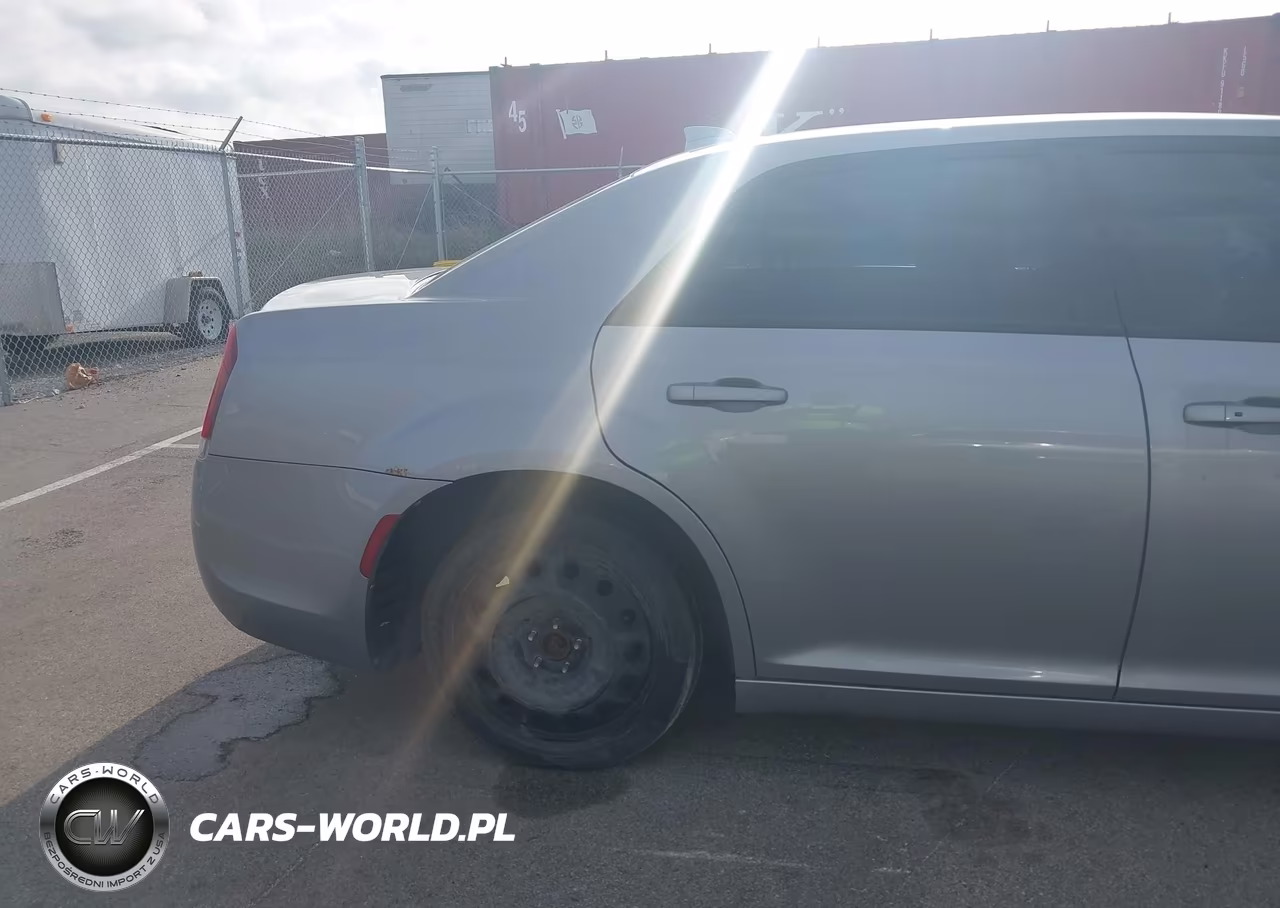 2016 Chrysler 300 300S VIN:2C3CCAGG7GH176146 - 6