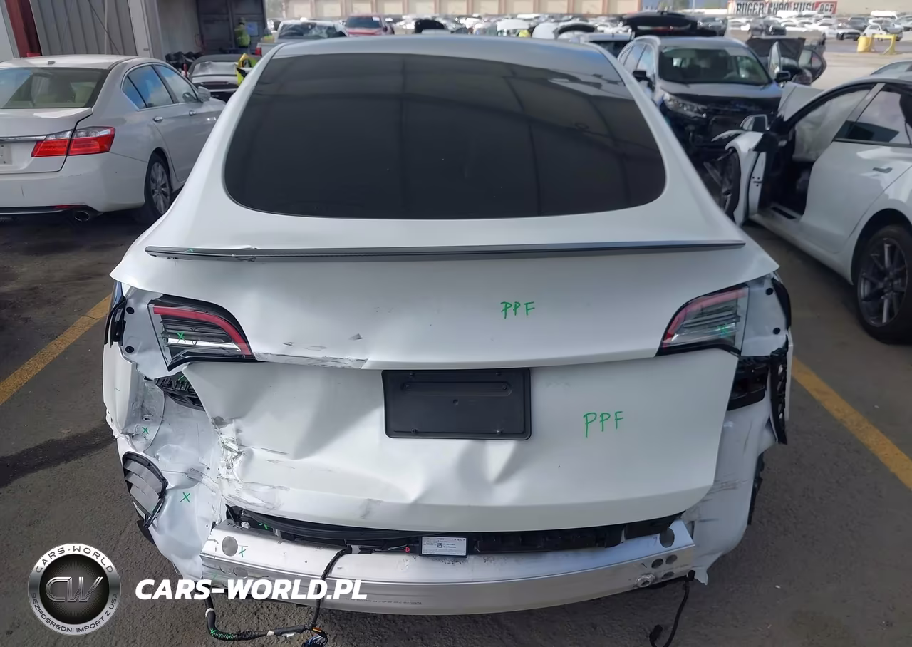 2022 Tesla Model Y Performance Dual Motor All-Wheel Drive VIN:7SAYGDEF3NF530381 - 17