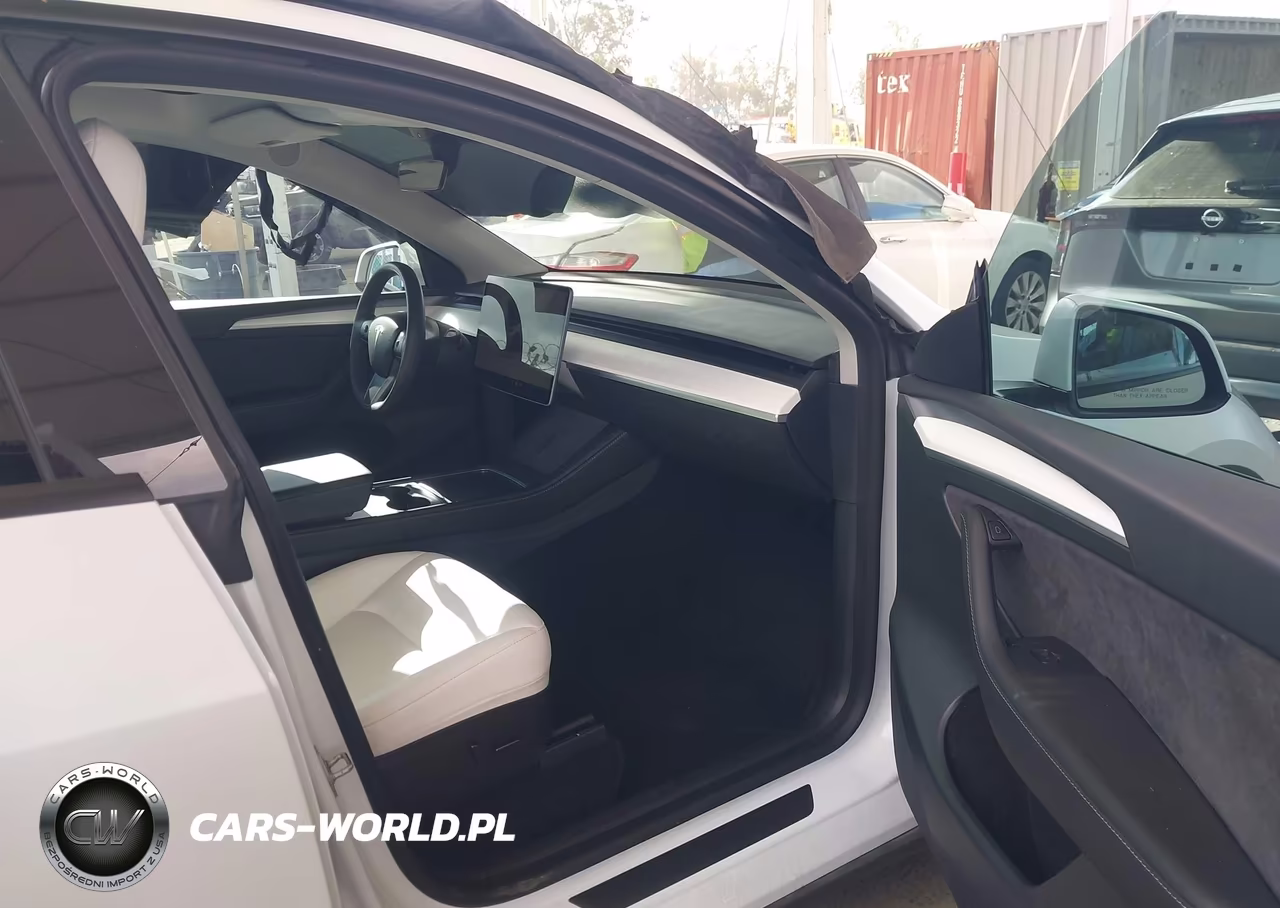 2022 Tesla Model Y Performance Dual Motor All-Wheel Drive VIN:7SAYGDEF3NF530381 - 5