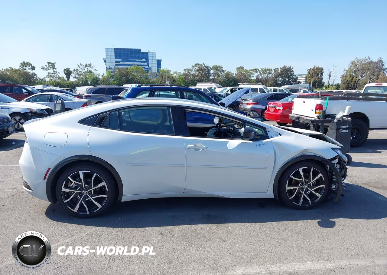 2024 Toyota Prius Prime Xse VIN:JTDACACU7R3026865 - 14
