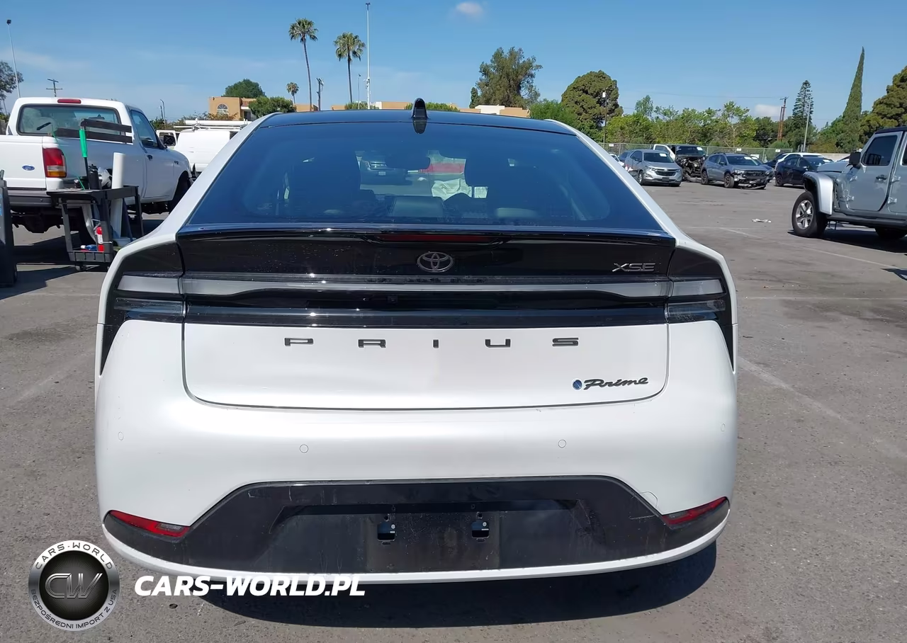 2024 Toyota Prius Prime Xse VIN:JTDACACU7R3026865 - 17
