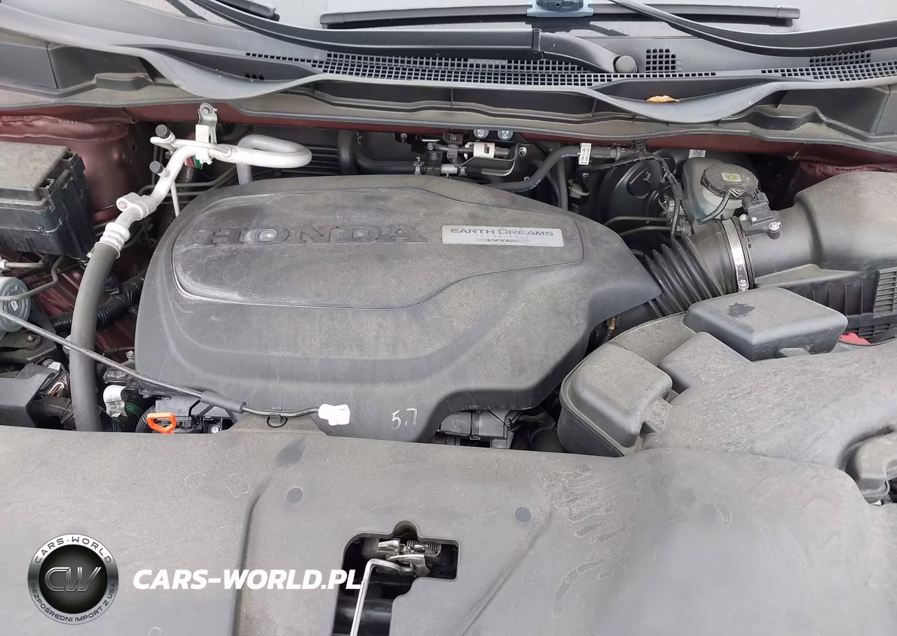 2018 Honda Odyssey Touring VIN:5FNRL6H88JB026568 - 10