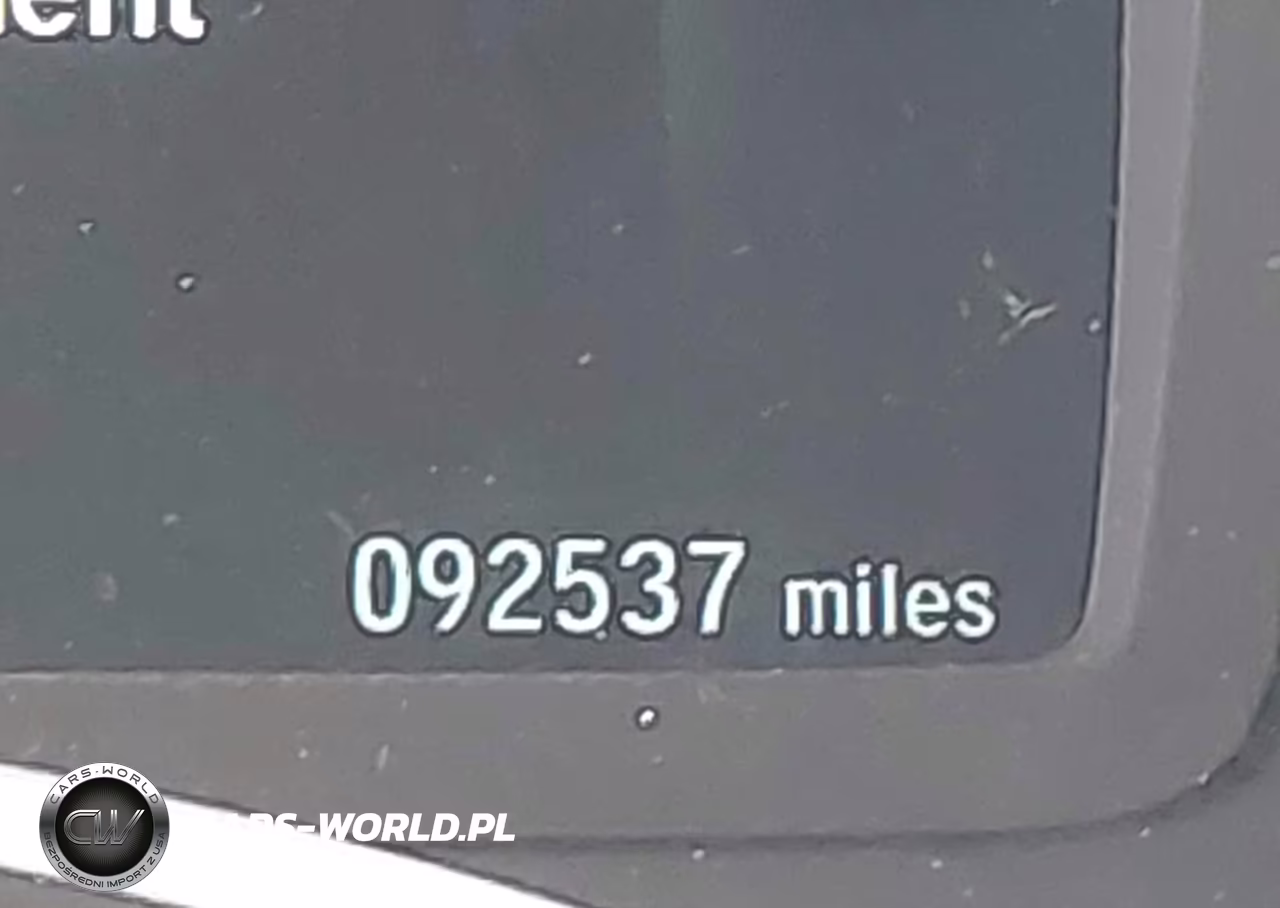 2018 Honda Odyssey Touring VIN:5FNRL6H88JB026568 - 16