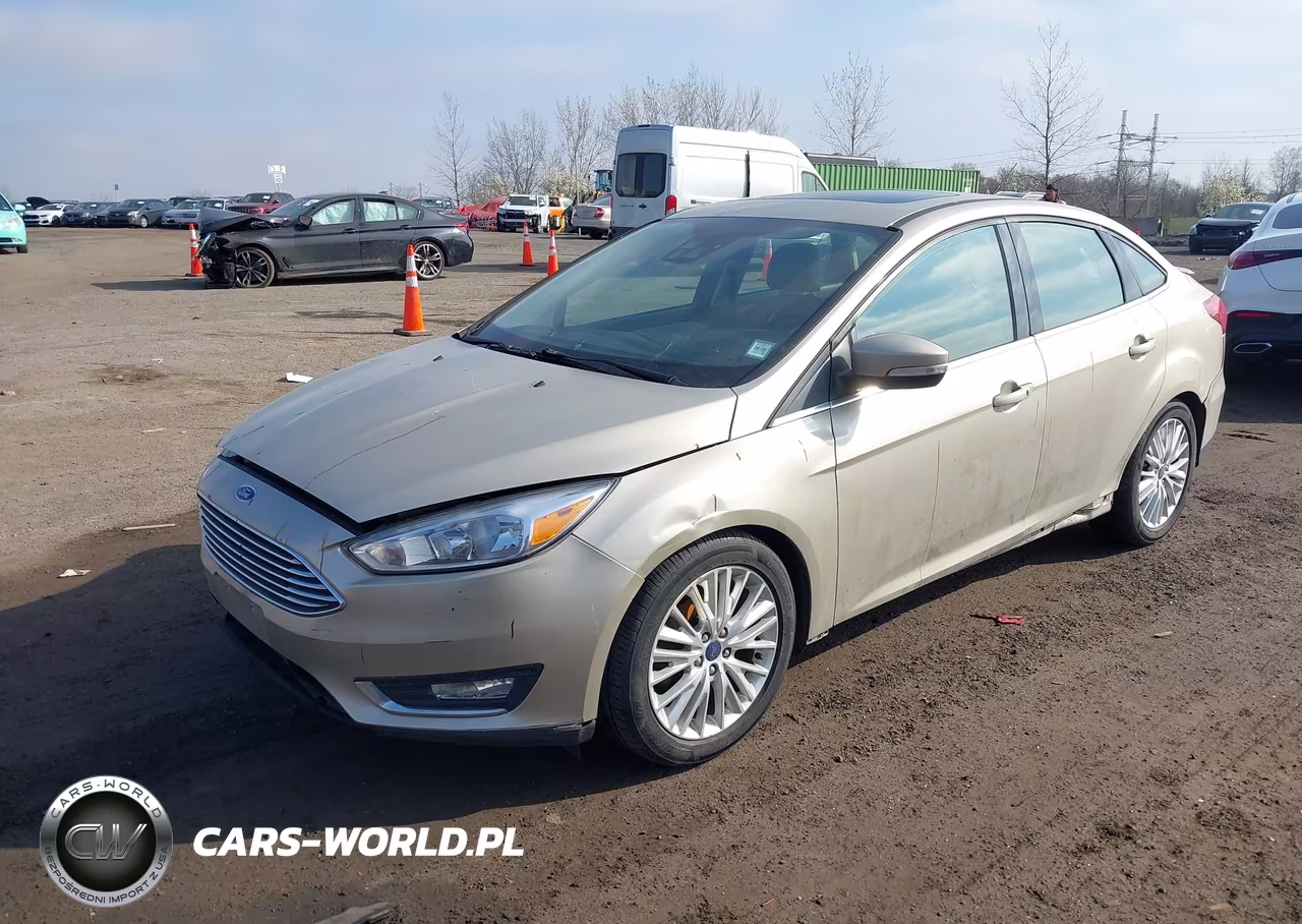 2017 Ford Focus Titanium VIN:1FADP3J24HL335602 - 2