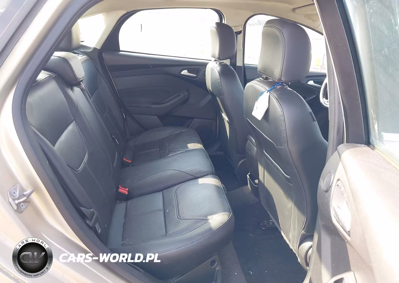 2017 Ford Focus Titanium VIN:1FADP3J24HL335602 - 8