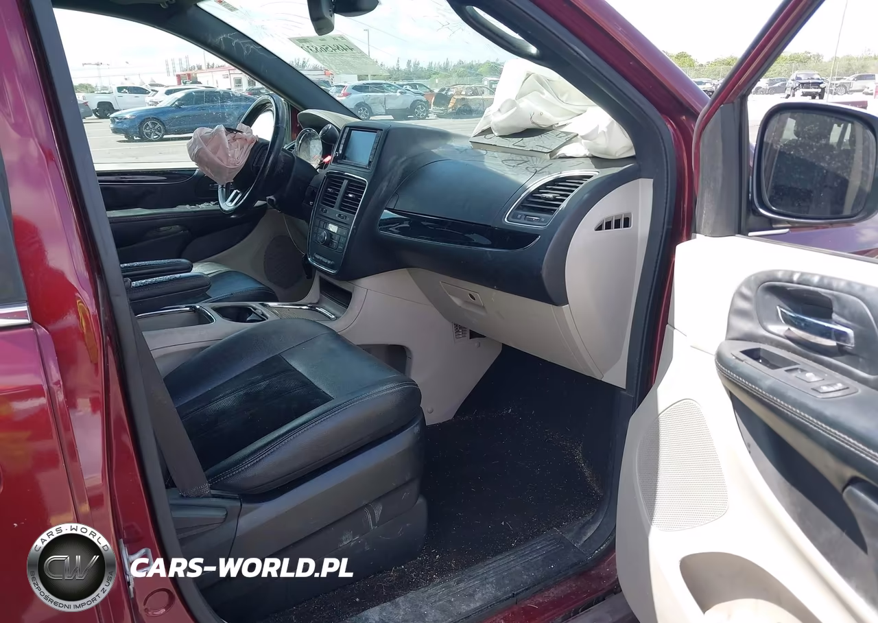 2018 Dodge Grand Caravan Sxt VIN:2C4RDGCG8JR259436 - 5