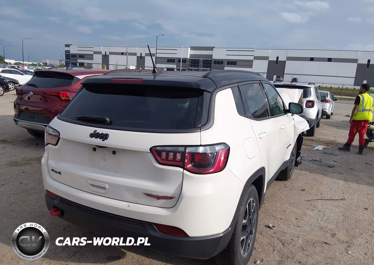 2019 Jeep Compass Trailhawk 4X4 VIN:3C4NJDDBXKT740098 - 4