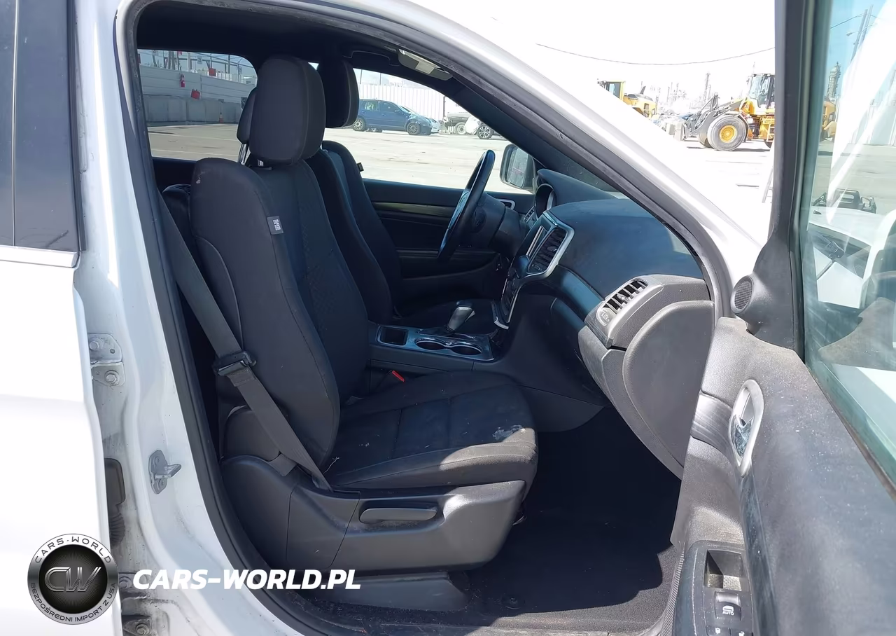 2019 Jeep Grand Cherokee Laredo 4X2 VIN:1C4RJEAGXKC681234 - 5
