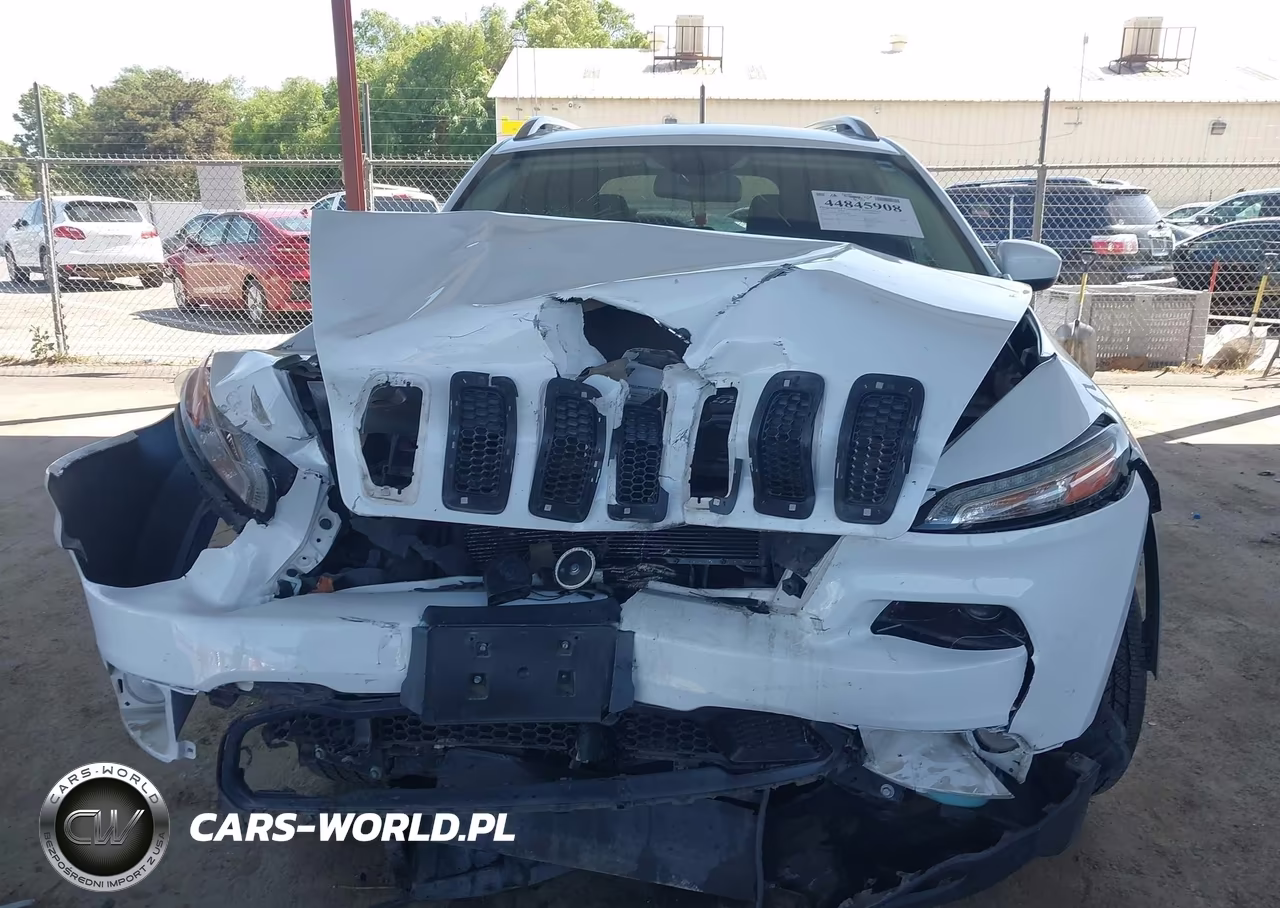 2015 Jeep Cherokee Latitude VIN:1C4PJMCBXFW514928 - 12