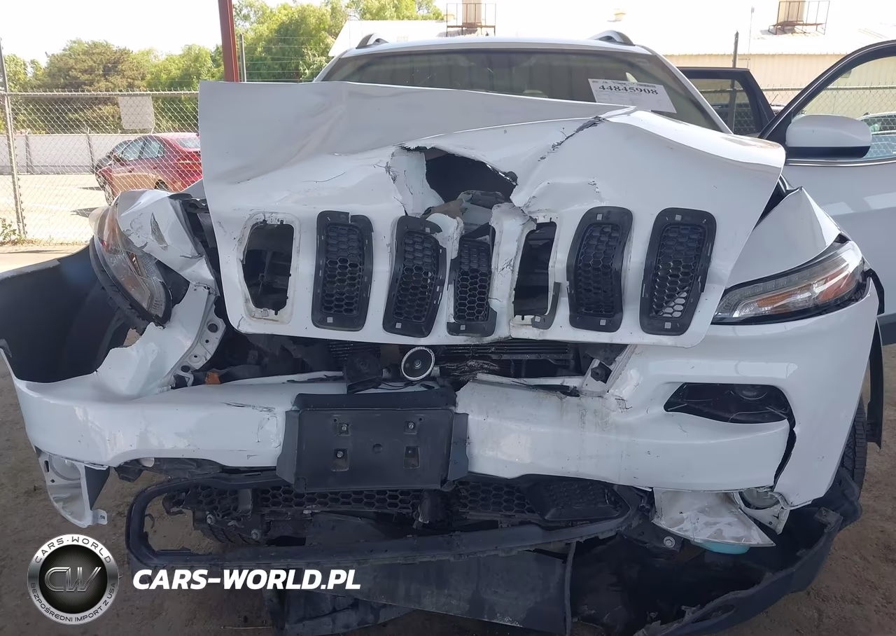 2015 Jeep Cherokee Latitude VIN:1C4PJMCBXFW514928 - 6