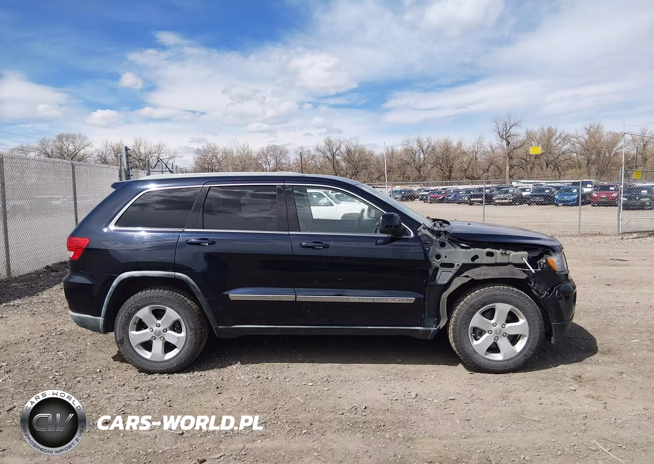 2011 Jeep Grand Cherokee Laredo VIN:1J4RR4GG7BC563405 - 13
