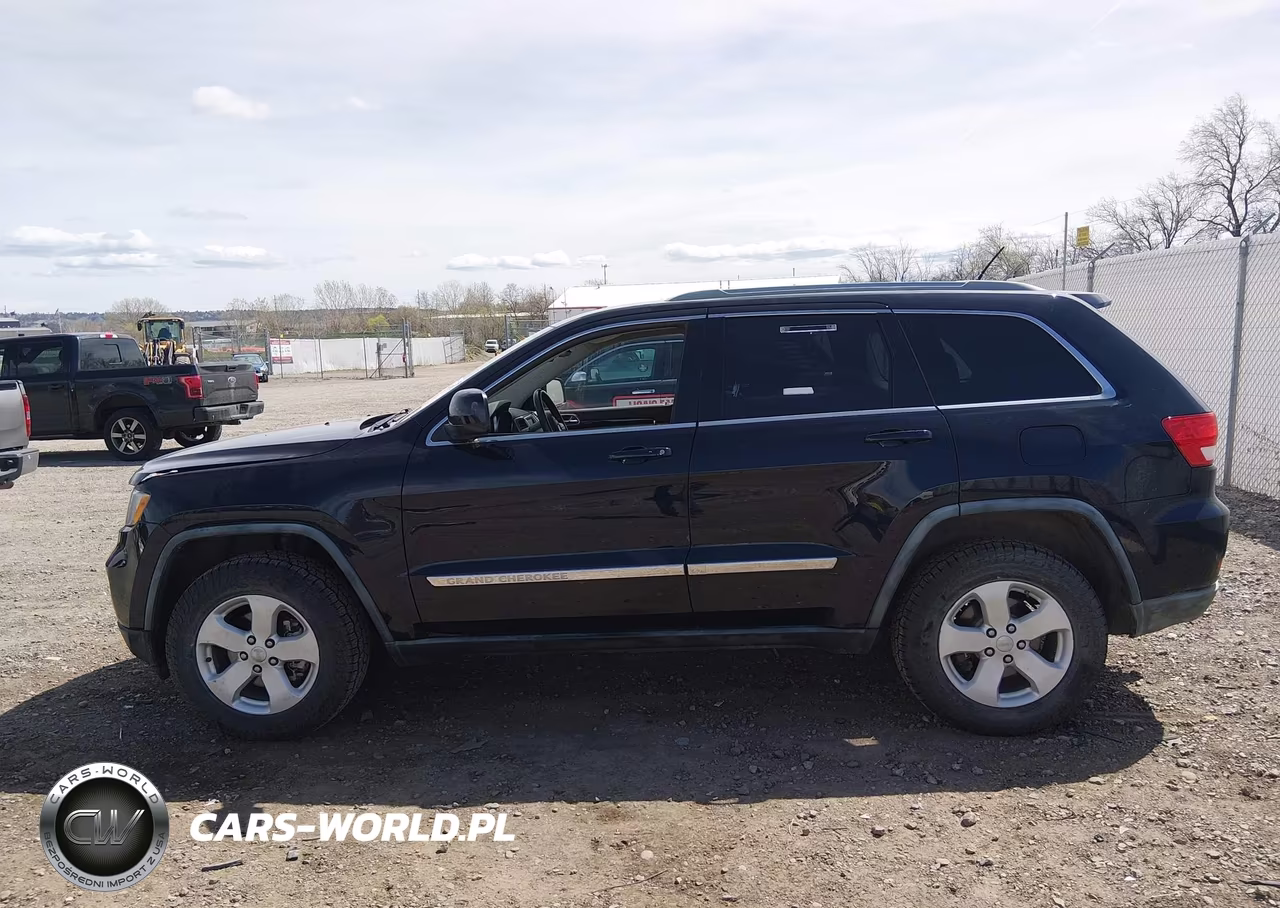 2011 Jeep Grand Cherokee Laredo VIN:1J4RR4GG7BC563405 - 14