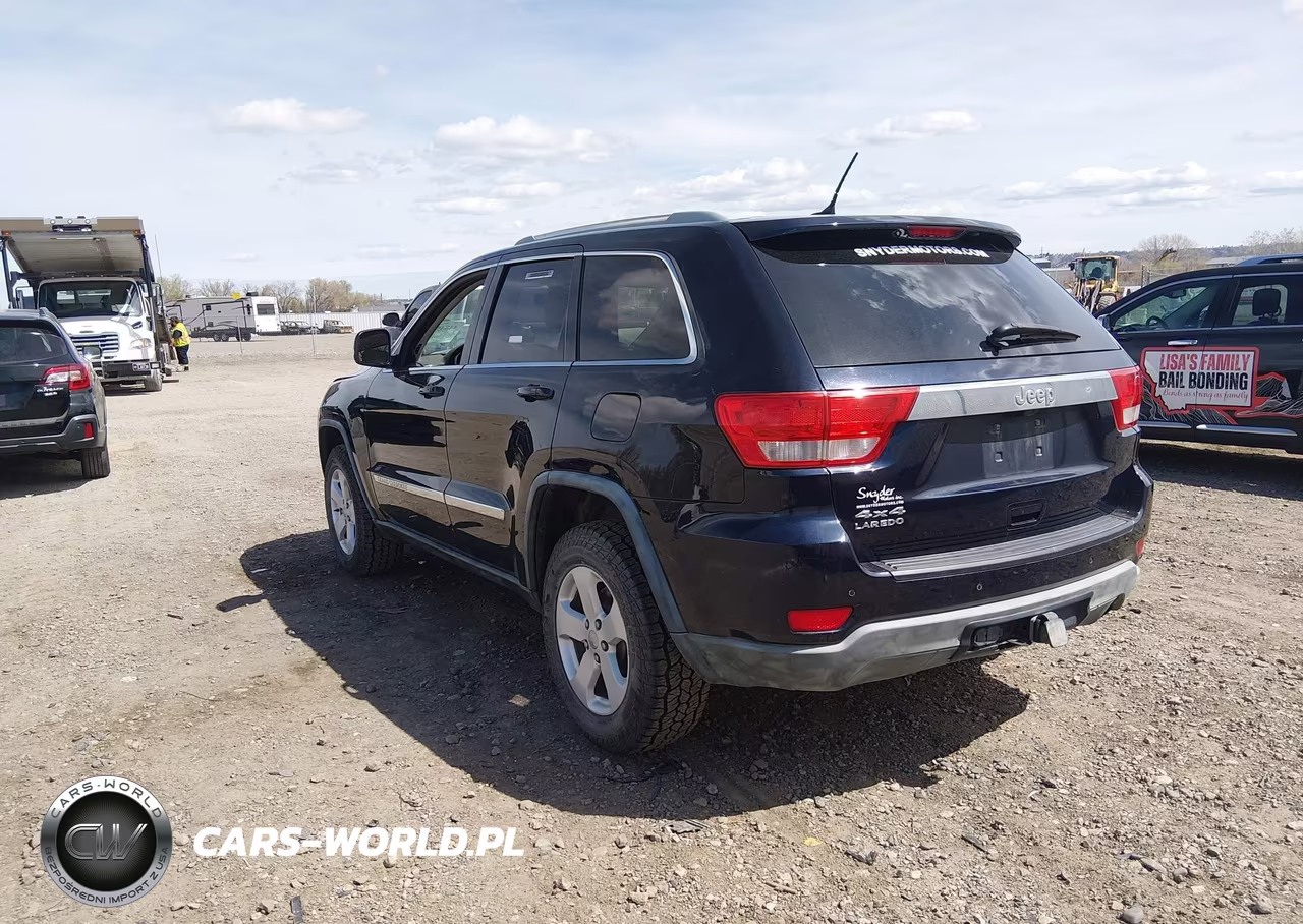 2011 Jeep Grand Cherokee Laredo VIN:1J4RR4GG7BC563405 - 3