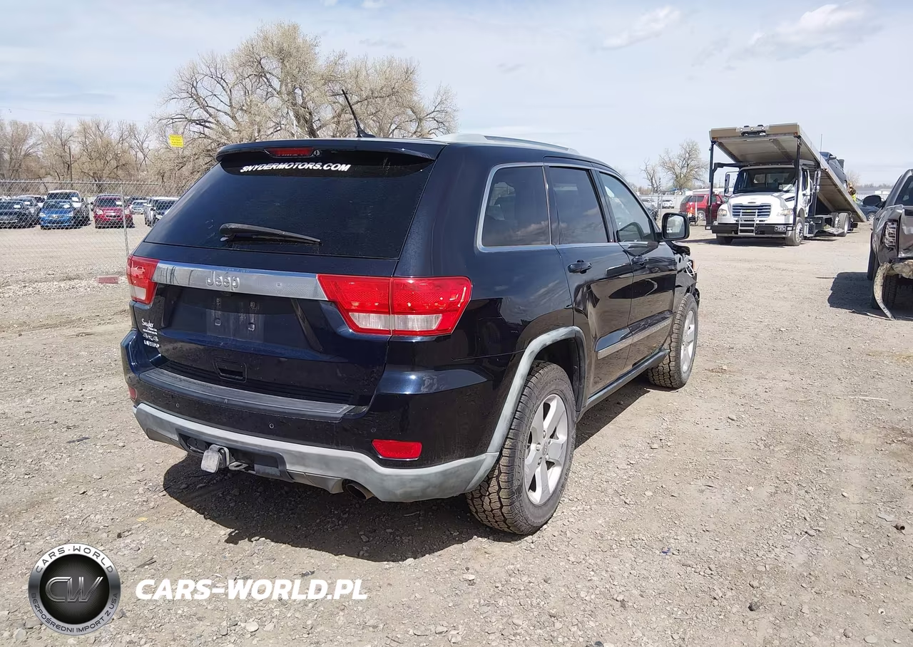 2011 Jeep Grand Cherokee Laredo VIN:1J4RR4GG7BC563405 - 4
