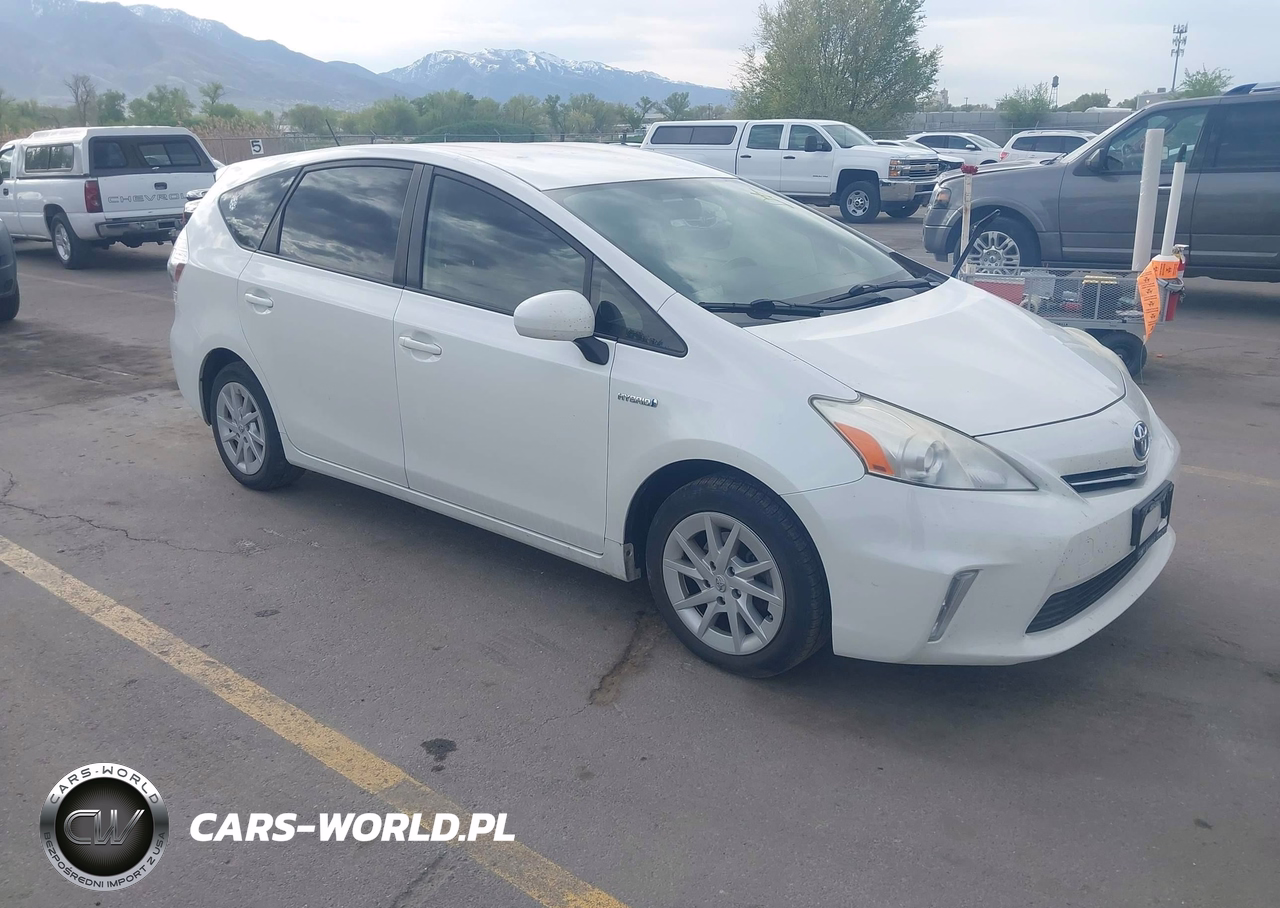 2013 Toyota Prius V Two
