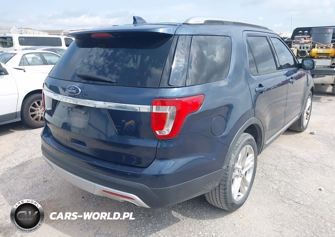 2017 Ford Explorer Xlt VIN:1FM5K7D89HGA26944 - 4
