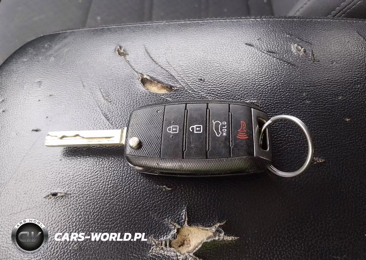 2020 Kia Sorento 2.4L L VIN:5XYPG4A33LG645248 - 11