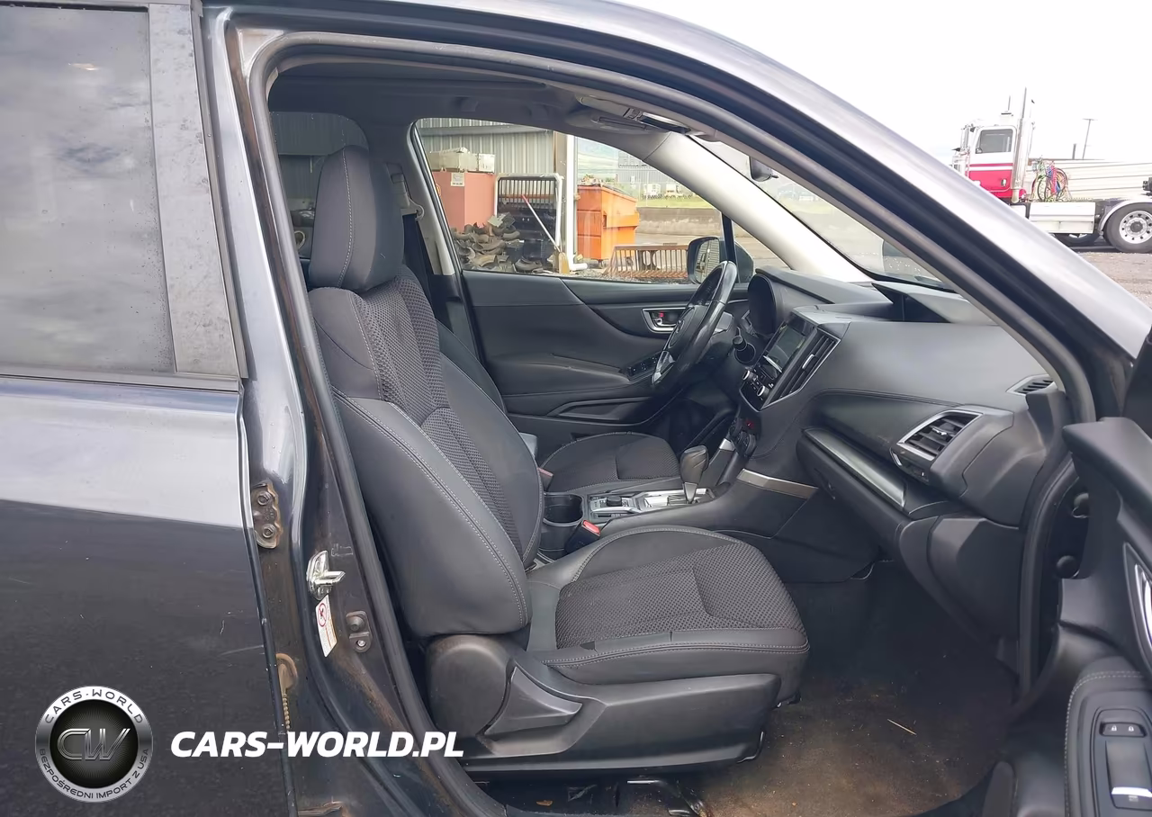 2019 Subaru Forester Premium VIN:JF2SKAEC2KH535994 - 5