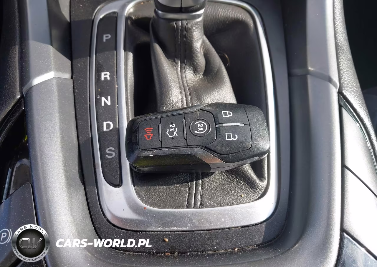 2015 Ford Fusion Titanium VIN:3FA6P0K90FR278610 - 11