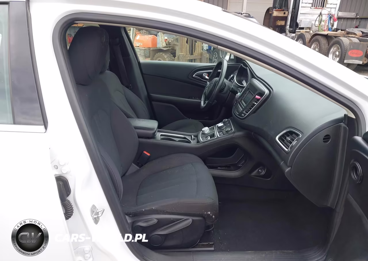 2015 Chrysler 200 Limited VIN:1C3CCCAB3FN742222 - 5