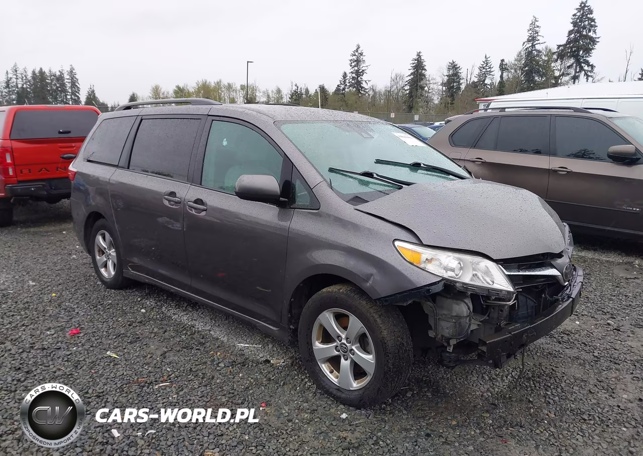 2018 Toyota Sienna Le 8 Passenger