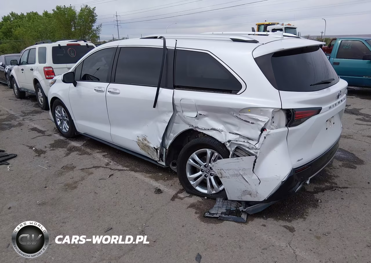 2023 Toyota Sienna Platinum VIN:5TDESKFC4PS093285 - 3