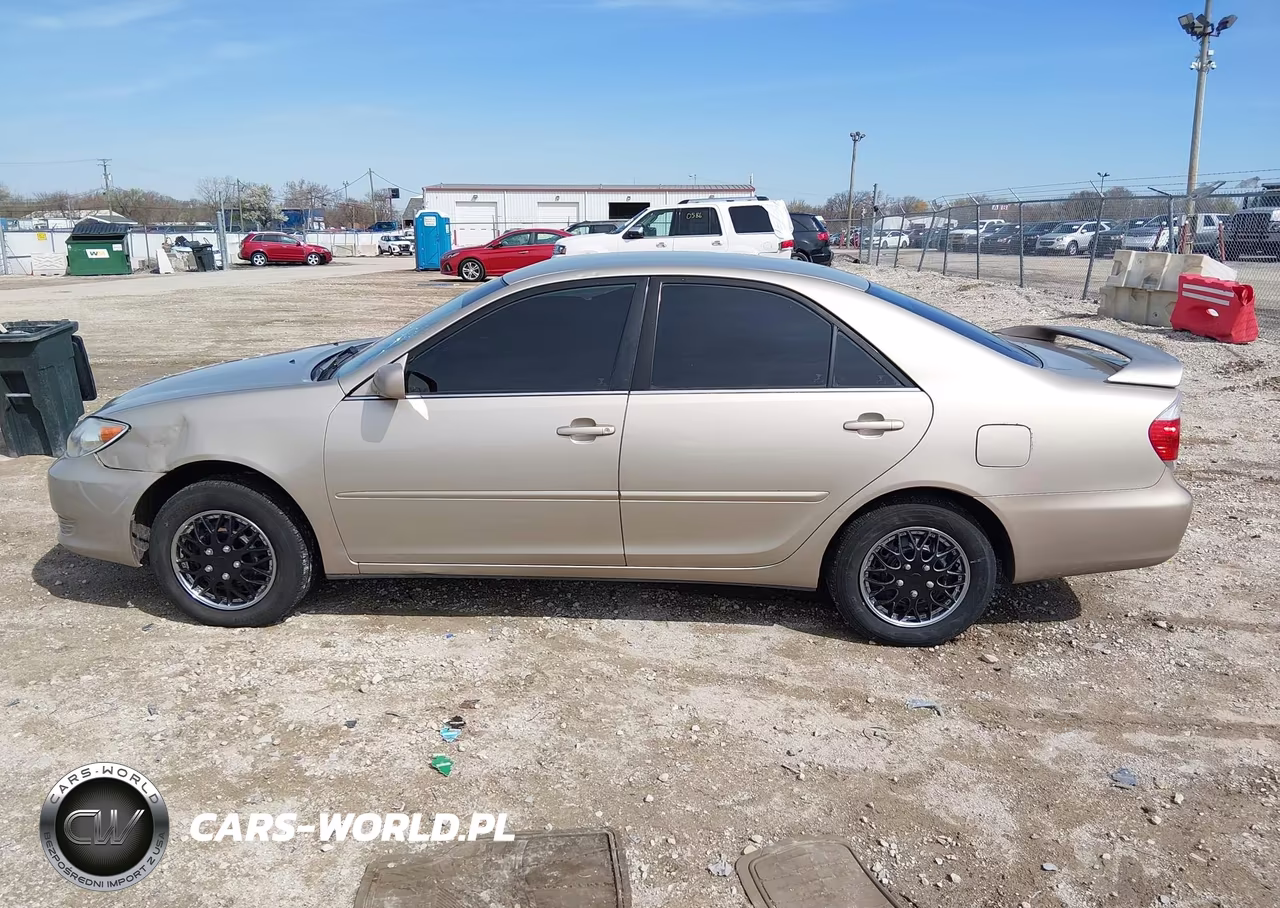 2005 Toyota Camry Le VIN:4T1BE32KX5U060809 - 14