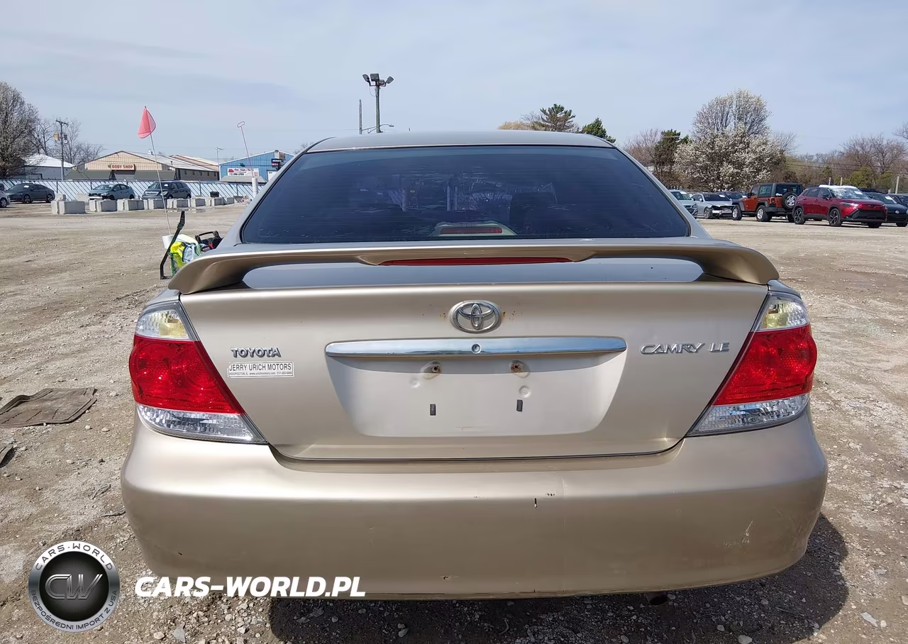 2005 Toyota Camry Le VIN:4T1BE32KX5U060809 - 16