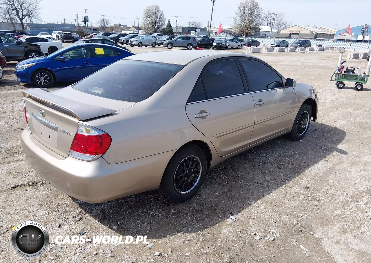 2005 Toyota Camry Le VIN:4T1BE32KX5U060809 - 4