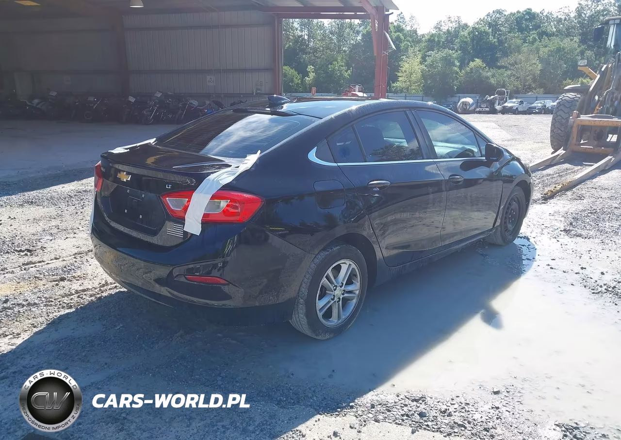 2018 Chevrolet Cruze Lt Auto VIN:1G1BE5SM8J7164721 - 4
