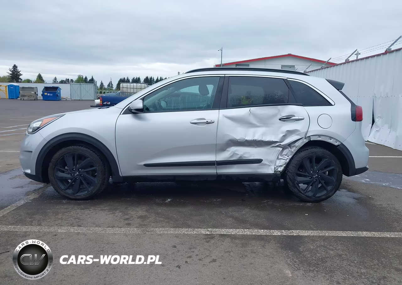 2019 Kia Niro S Touring VIN:KNDCC3LC9K5254002 - 14