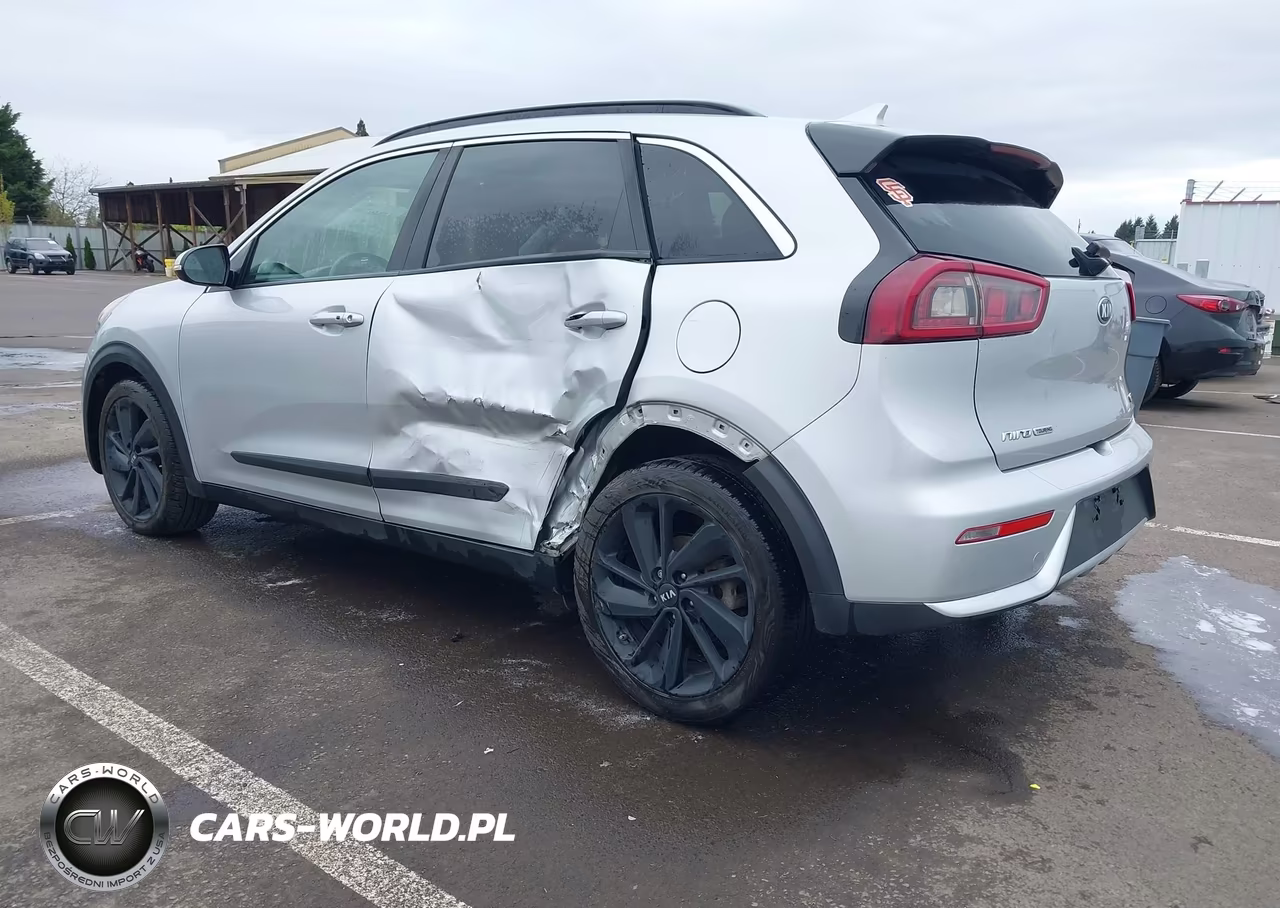 2019 Kia Niro S Touring VIN:KNDCC3LC9K5254002 - 3