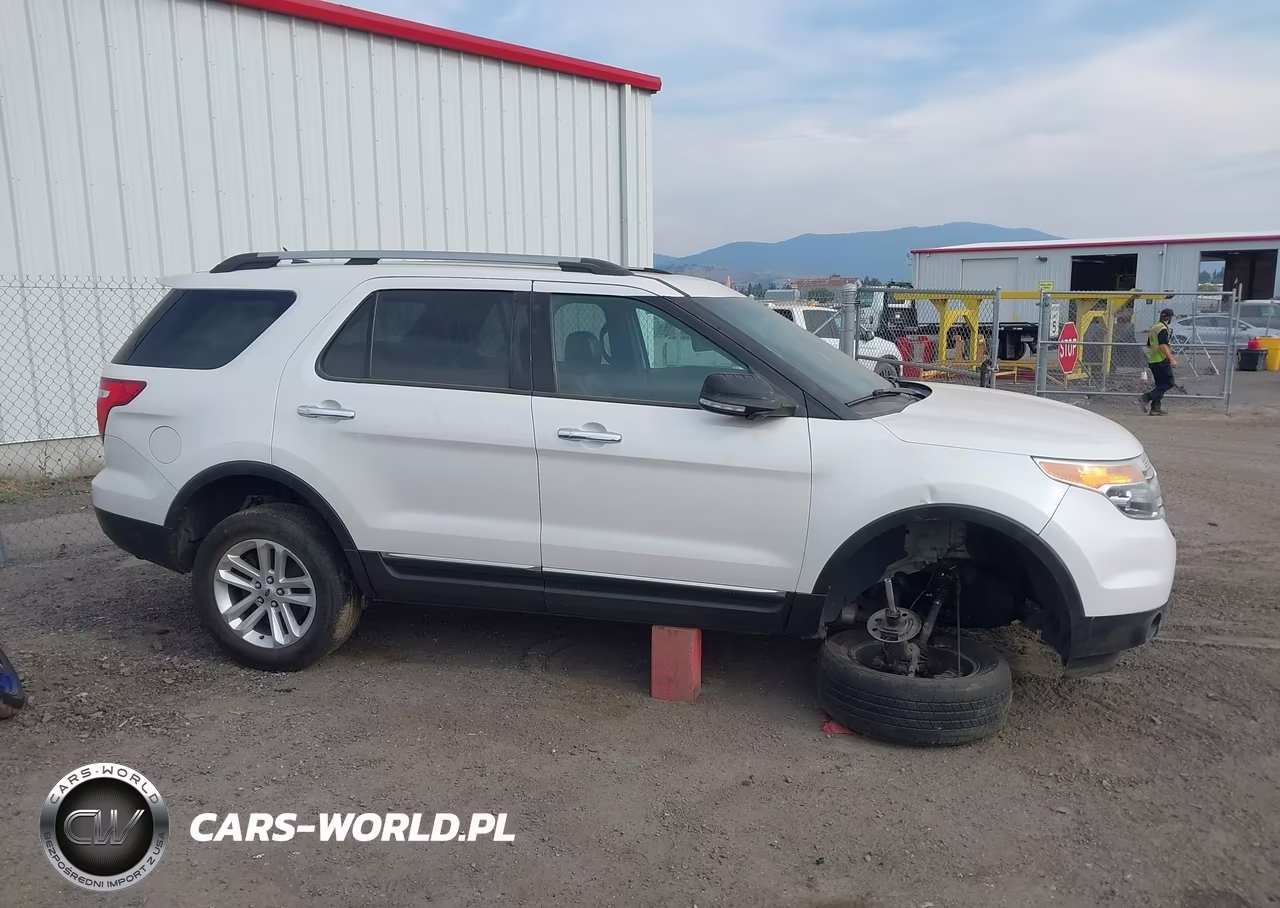 2015 Ford Explorer Xlt VIN:1FM5K8D83FGB60397 - 14
