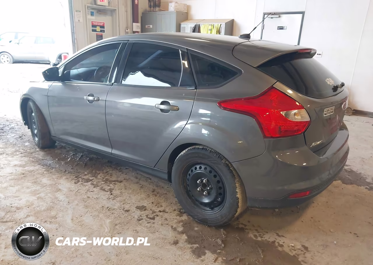 2012 Ford Focus Se VIN:1FAHP3K25CL466496 - 3