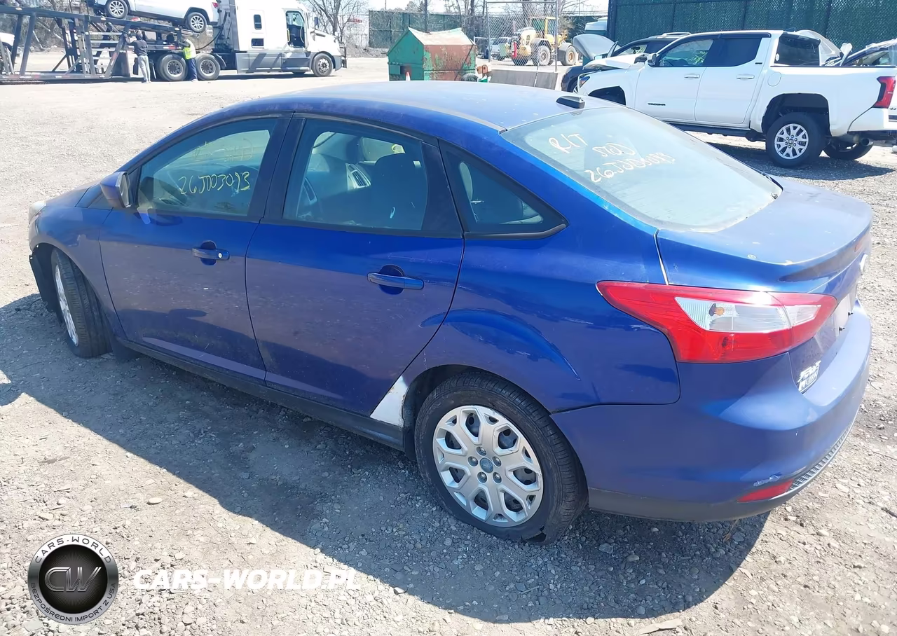 2012 Ford Focus Se VIN:1FAHP3F22CL216546 - 3