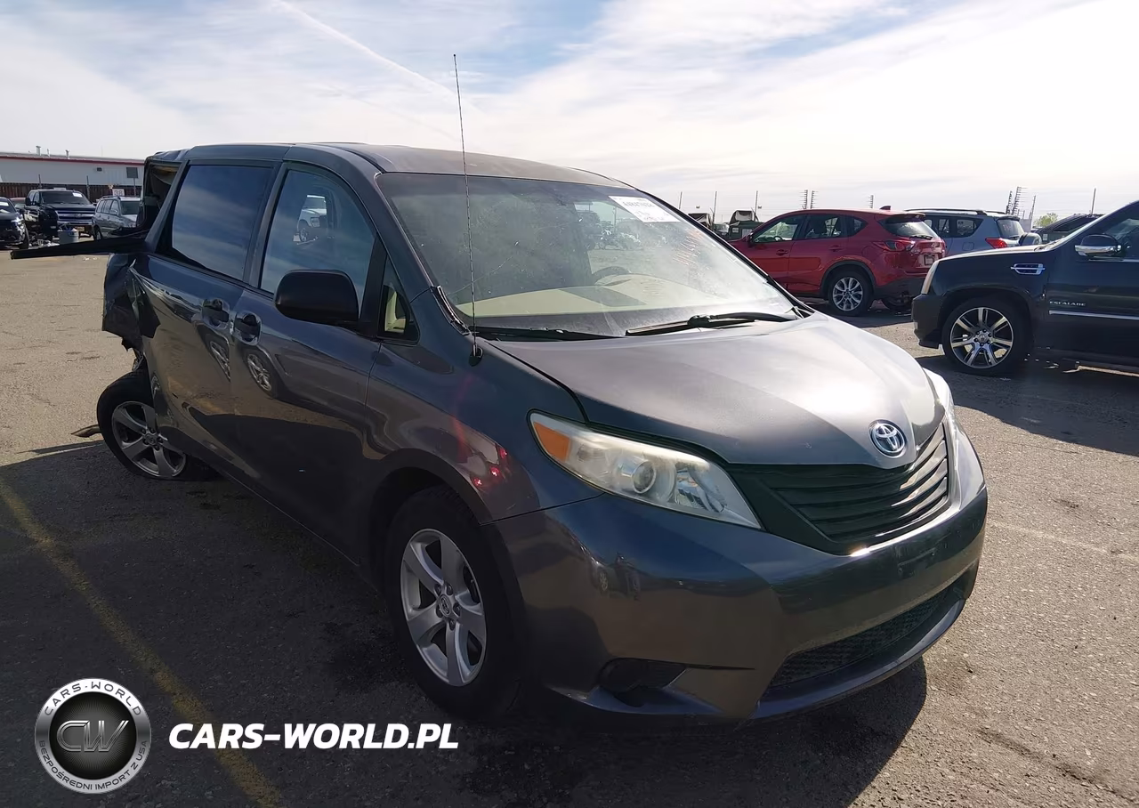 2012 Toyota Sienna Base V6 7 Passenger