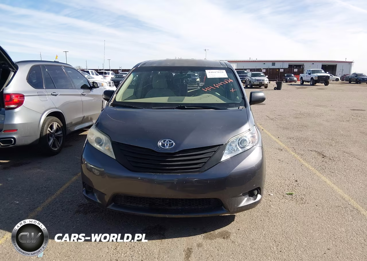 2012 Toyota Sienna Base V6 7 Passenger VIN:5TDZK3DC2CS199982 - 12