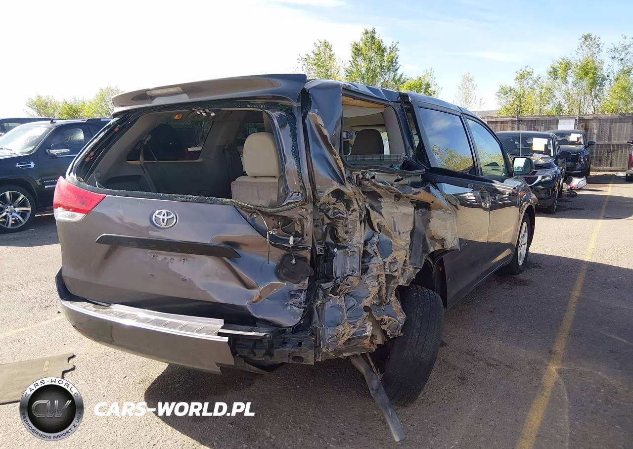 2012 Toyota Sienna Base V6 7 Passenger VIN:5TDZK3DC2CS199982 - 4
