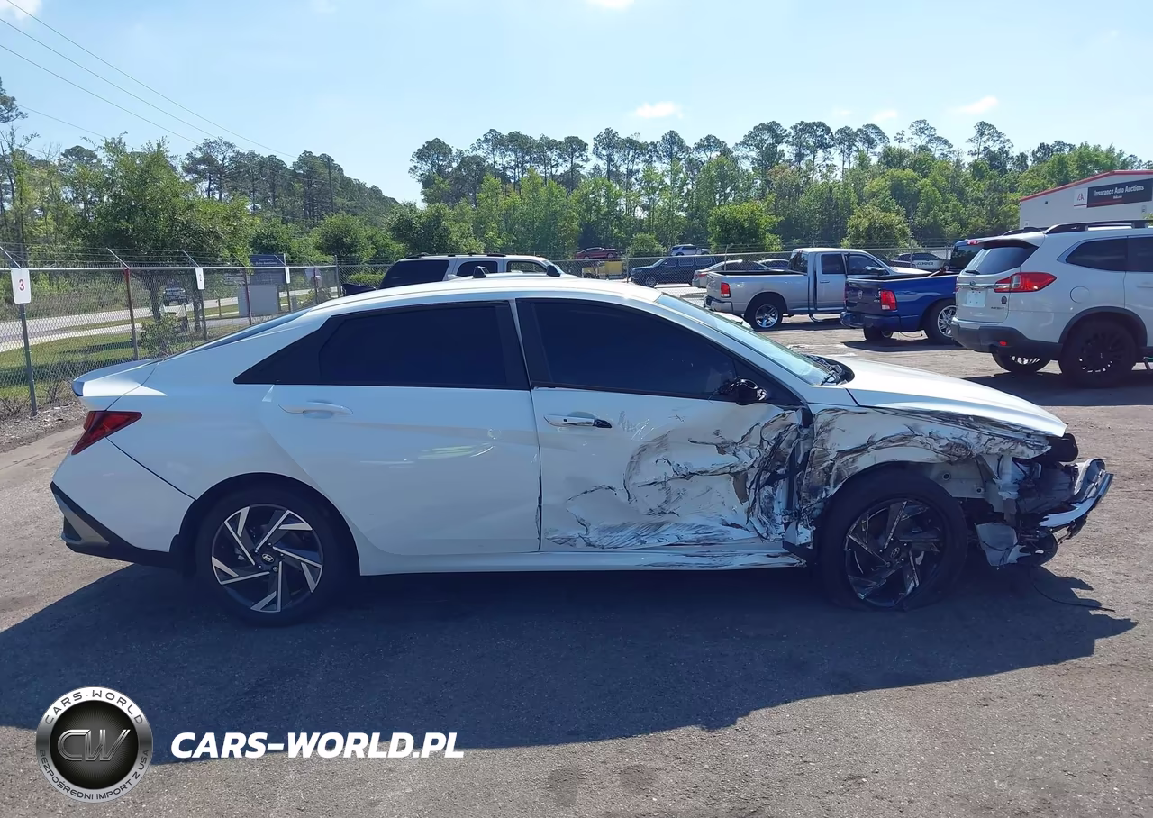 2025 Hyundai Elantra Sel Sport VIN:KMHLM4DG9SU930826 - 14