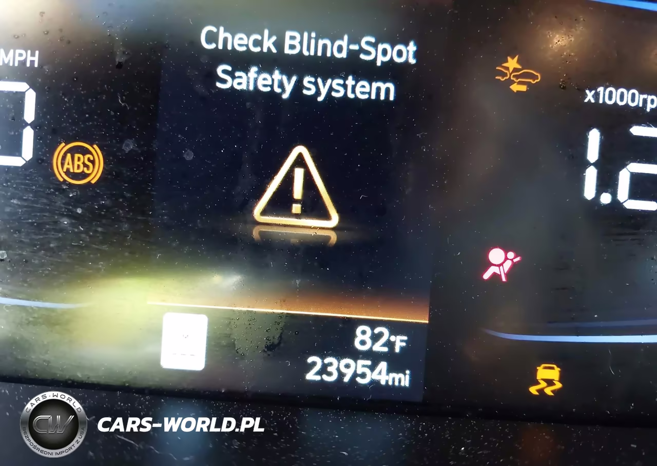 2025 Hyundai Elantra Sel Sport VIN:KMHLM4DG9SU930826 - 16