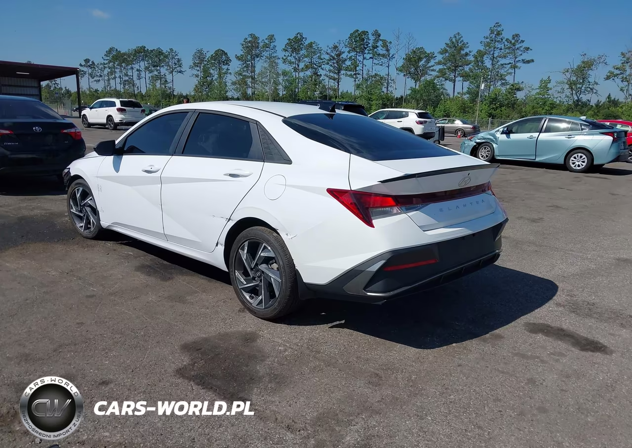 2025 Hyundai Elantra Sel Sport VIN:KMHLM4DG9SU930826 - 3