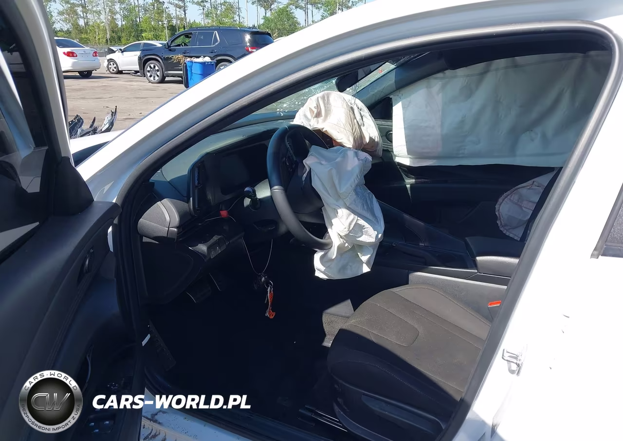 2025 Hyundai Elantra Sel Sport VIN:KMHLM4DG9SU930826 - 5