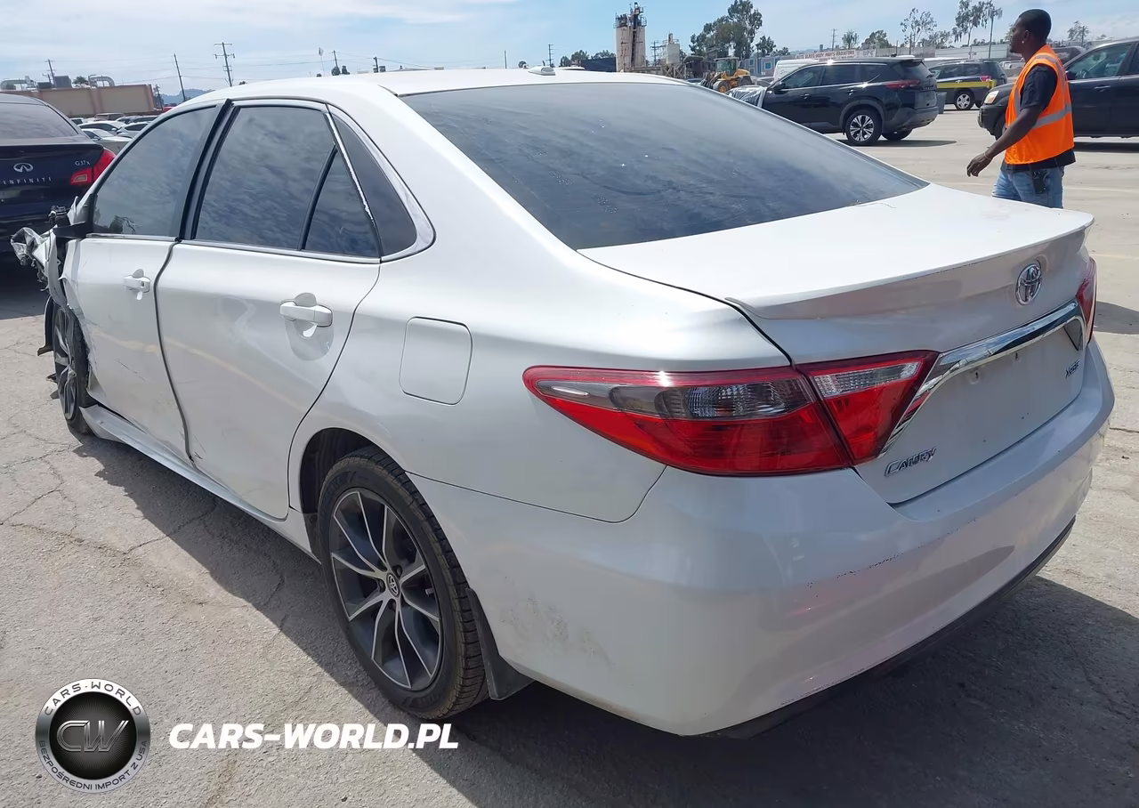 2016 Toyota Camry Xse V6 VIN:4T1BK1FK1GU575482 - 3